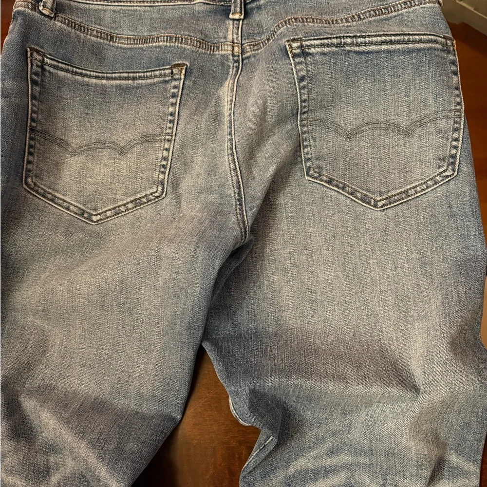 American Eagle 33x30 Men’s Athletic Fit - Picture 5 of 5